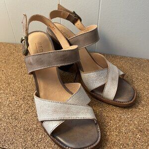 Bed Stu Wooden Chunky Gray White Leather Strap Heel Spring Summer